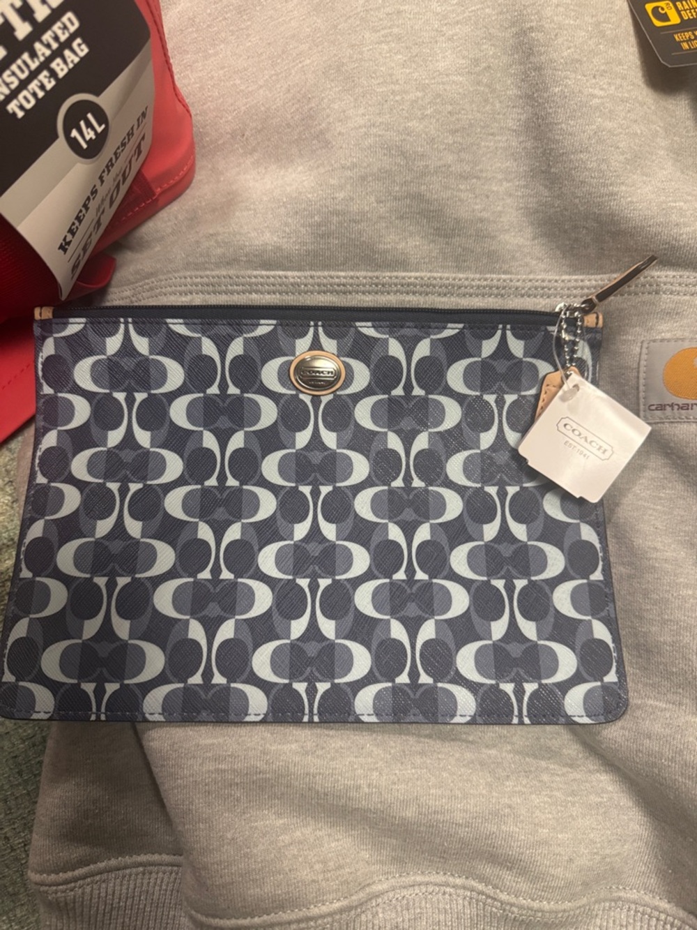 HOLD @Ctrader - Picture 4 of 8